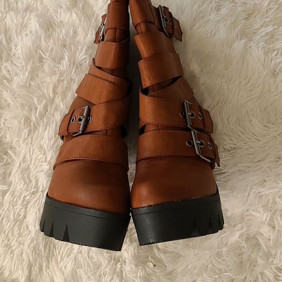 Bumper Shoes Brand New Platform Ankle Boot Poshmark Bumper Shoes Brand New Platform Ankle Boot Poshmark